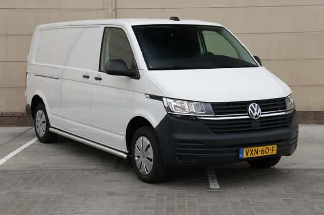 Volkswagen Transporter (2023) thumbnail 3
