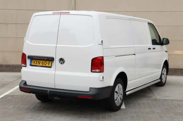 Volkswagen Transporter (2023) thumbnail 5