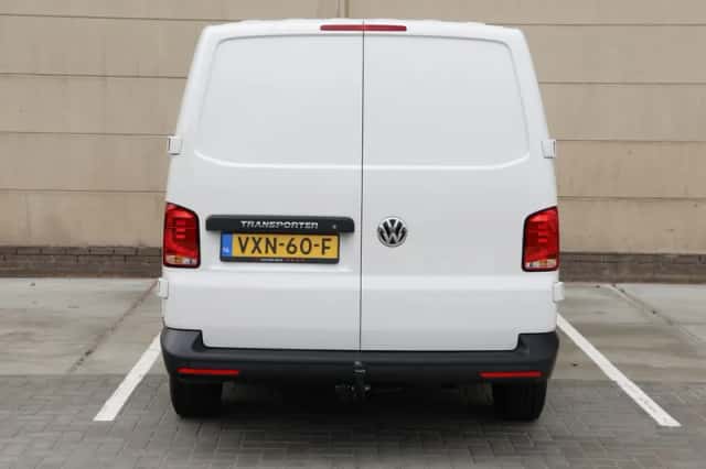Volkswagen Transporter (2023) thumbnail 6