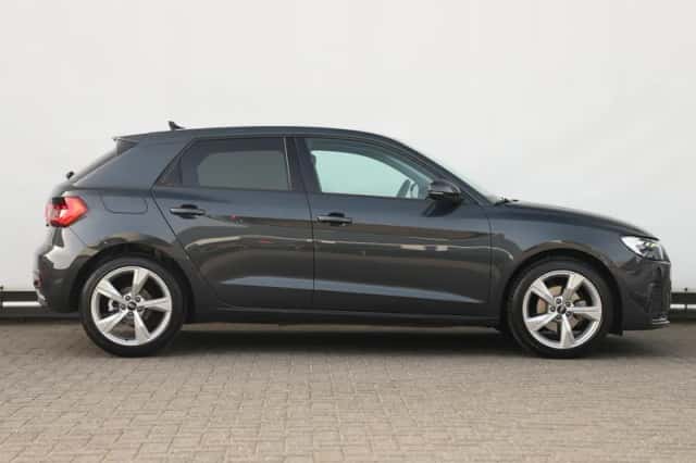 Audi A1 (2025) thumbnail 2