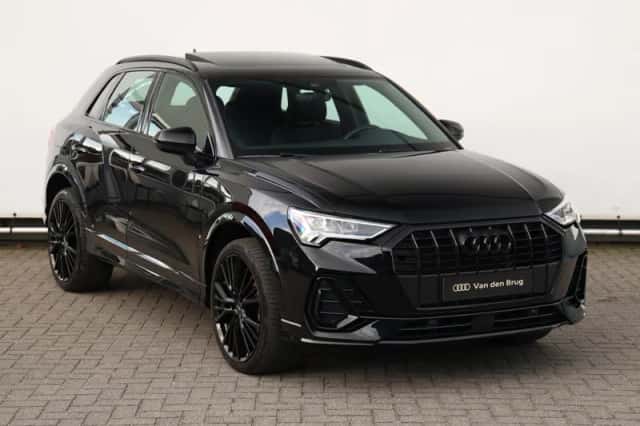 Audi Q3 (2022) thumbnail 3