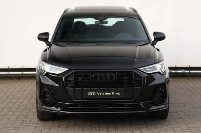 Audi Q3 (2022) thumbnail 4