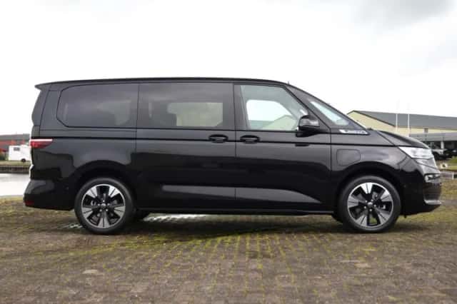 Volkswagen Multivan (2026) thumbnail 2