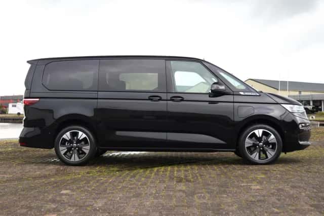 Volkswagen Multivan (2026) thumbnail 2