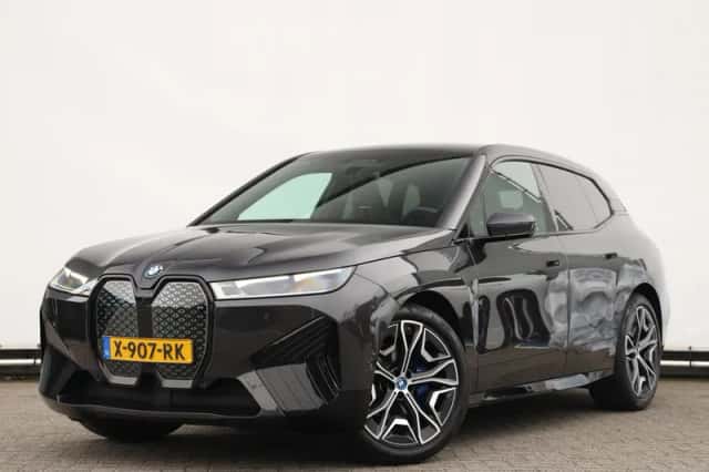 BMW iX (2024) thumbnail 1