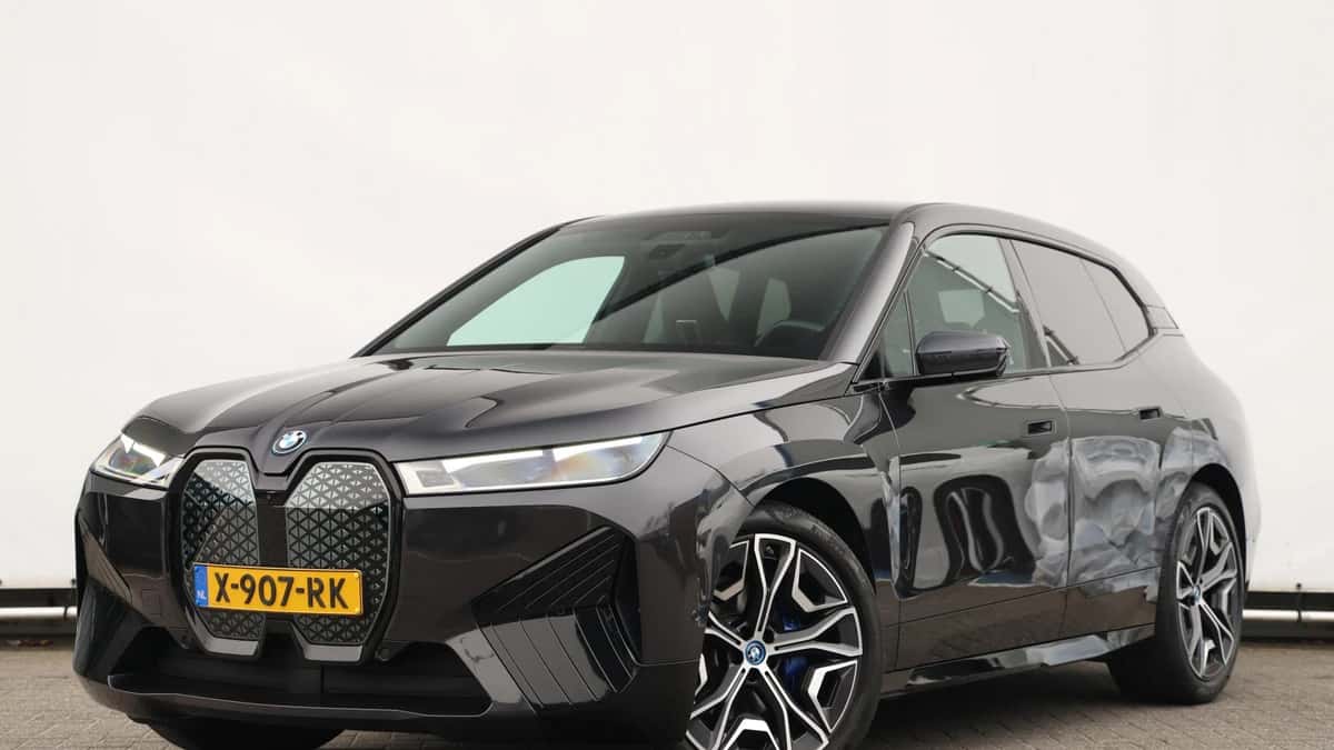 BMW iX (2024) — foto 1