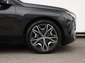 BMW iX (2024) thumbnail 16