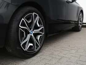 BMW iX (2024) thumbnail 18
