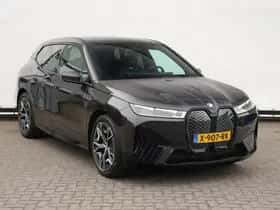 BMW iX (2024) thumbnail 3