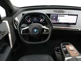 BMW iX (2024) thumbnail 24
