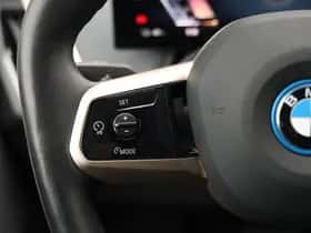 BMW iX (2024) thumbnail 25