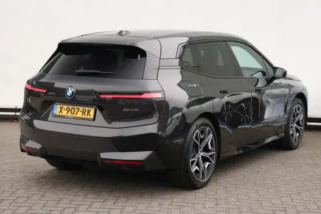 BMW iX (2024) thumbnail 5