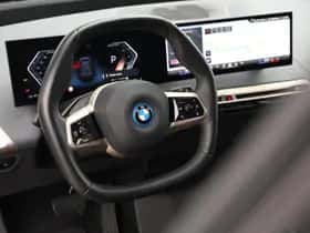 BMW iX (2024) thumbnail 44