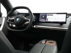 BMW iX (2024) thumbnail 7