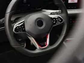 Volkswagen Golf (2022) thumbnail 39