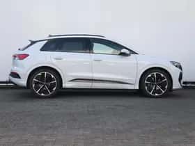 Audi Q4 e-tron (2023) thumbnail 2