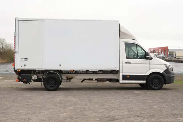 Volkswagen Crafter (2023) thumbnail 2