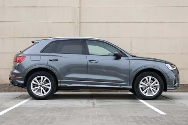 Audi Q3 (2022) thumbnail 2