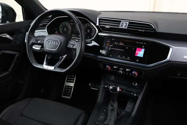 Audi Q3 (2023) thumbnail 6