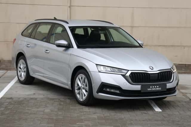 Škoda Octavia (2022) thumbnail 3