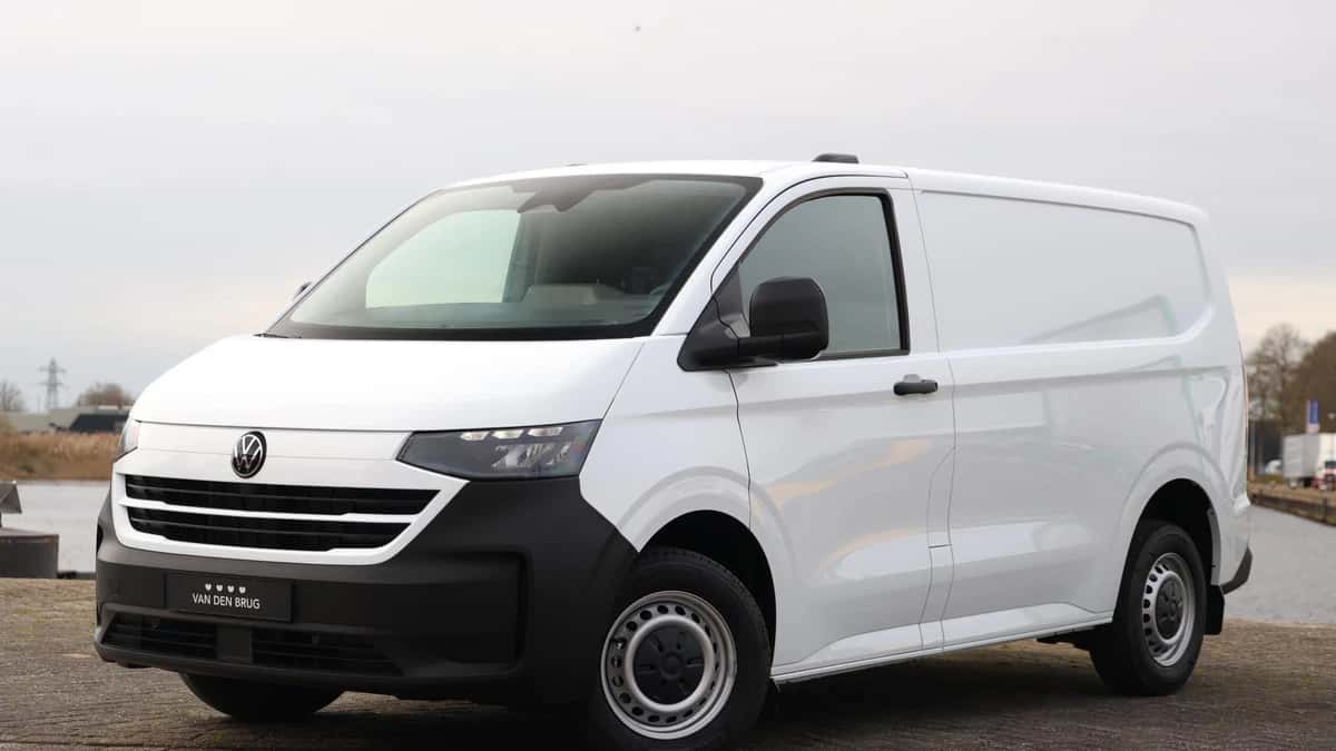 Volkswagen Transporter (2024) — foto 1