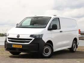 Volkswagen Transporter (2024) thumbnail 1