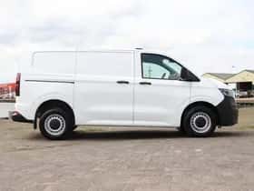 Volkswagen Transporter (2024) thumbnail 2