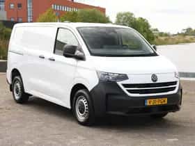 Volkswagen Transporter (2024) thumbnail 3