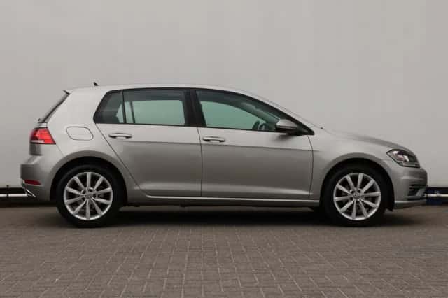 Volkswagen Golf (2018) thumbnail 2