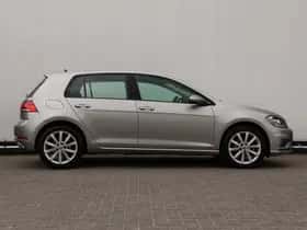 Volkswagen Golf (2018) thumbnail 2