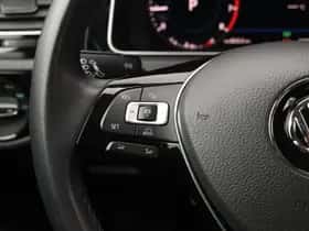 Volkswagen Golf (2018) thumbnail 21