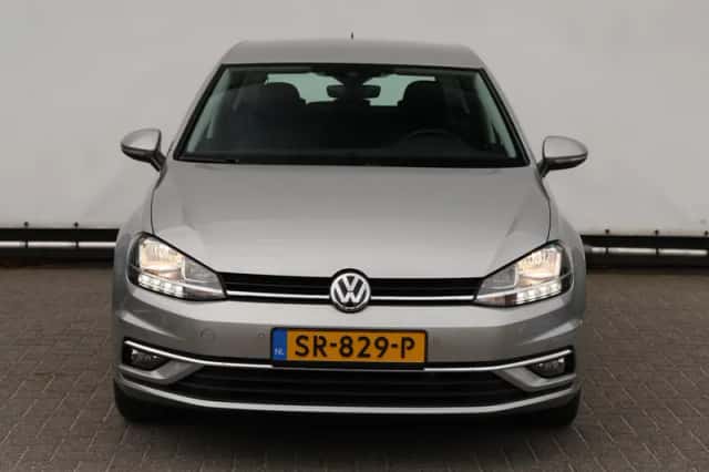 Volkswagen Golf (2018) thumbnail 4