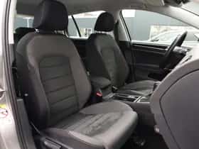 Volkswagen Golf (2018) thumbnail 8