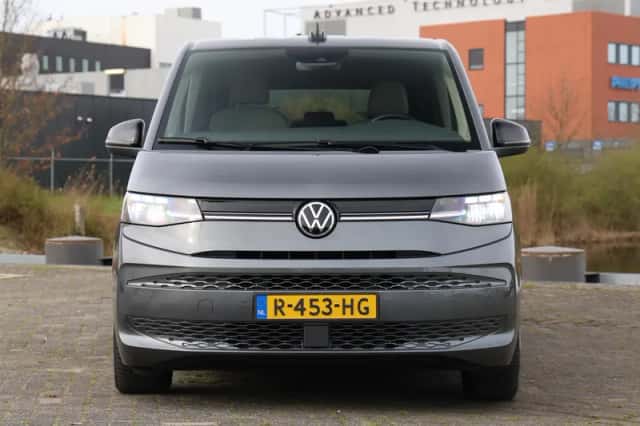 Volkswagen Multivan (2022) thumbnail 4