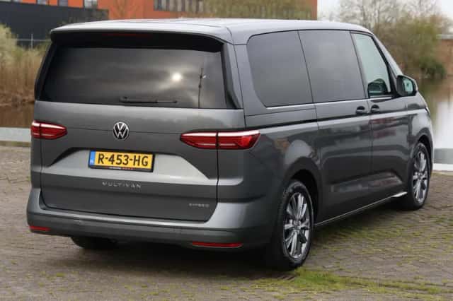 Volkswagen Multivan (2022) thumbnail 5