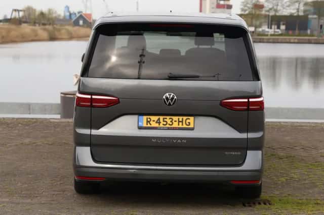 Volkswagen Multivan (2022) thumbnail 6