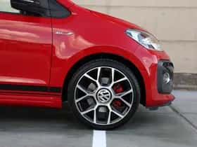 Volkswagen Up! (2018) thumbnail 15