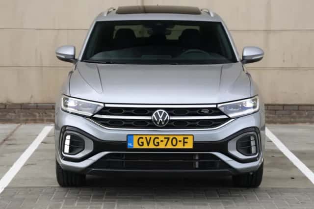 Volkswagen T-Roc (2023) thumbnail 4