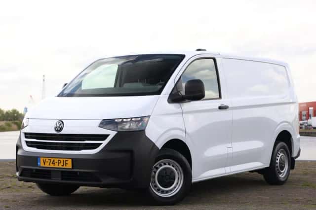 Volkswagen Transporter (2024) thumbnail 1