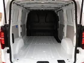 Volkswagen Transporter (2024) thumbnail 19