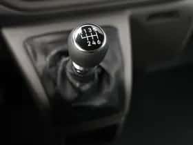 Volkswagen Transporter (2024) thumbnail 36