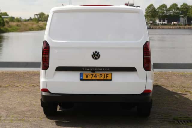 Volkswagen Transporter (2024) thumbnail 6