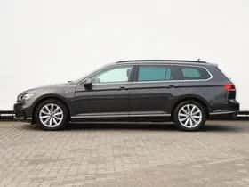Volkswagen Passat (2022) thumbnail 12