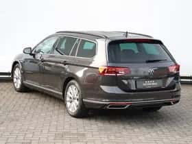 Volkswagen Passat (2022) thumbnail 13