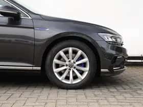 Volkswagen Passat (2022) thumbnail 16