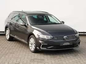 Volkswagen Passat (2022) thumbnail 3