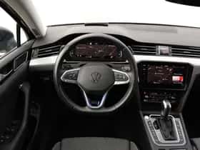 Volkswagen Passat (2022) thumbnail 21
