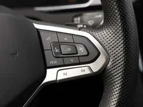 Volkswagen Passat (2022) thumbnail 24
