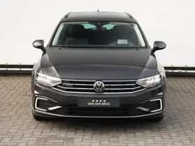 Volkswagen Passat (2022) thumbnail 4