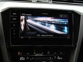 Volkswagen Passat (2022) thumbnail 32